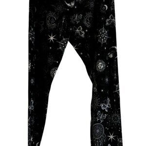 Black and white galaxy print leggings